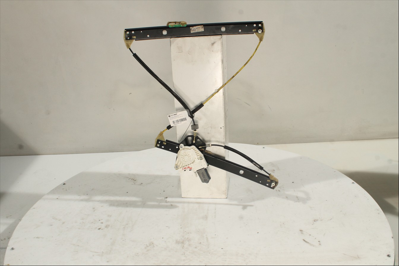 Elevalunas eléctrico puerta Del. Der.