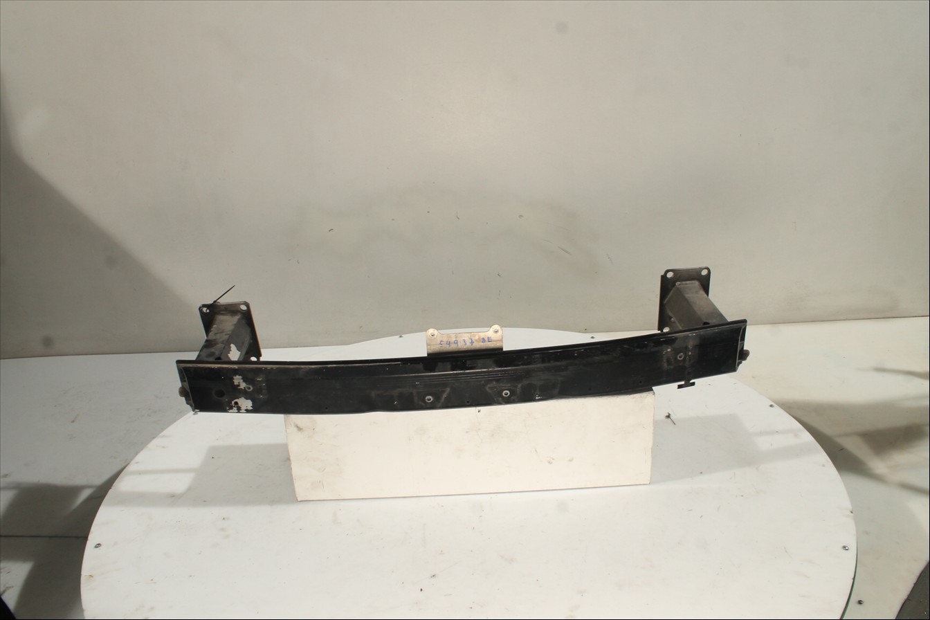 Traviesa paragolpes Del.