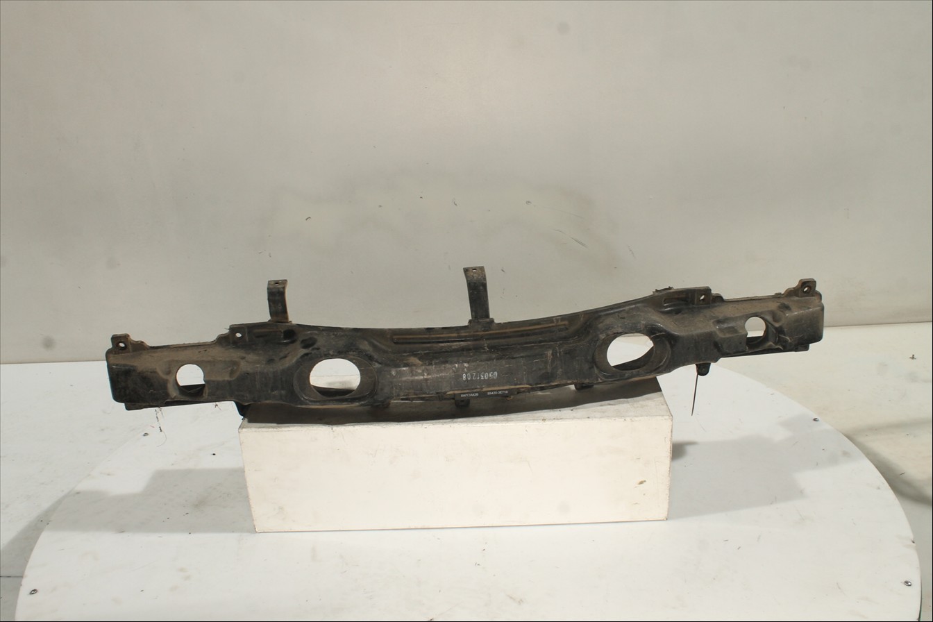 Traviesa paragolpes Tra.