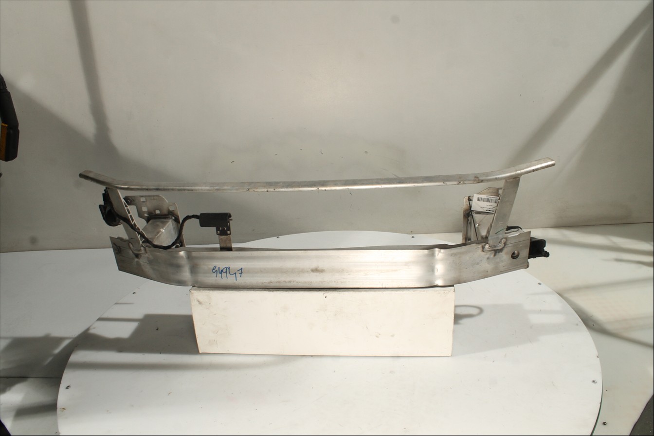 Traviesa paragolpes Del.