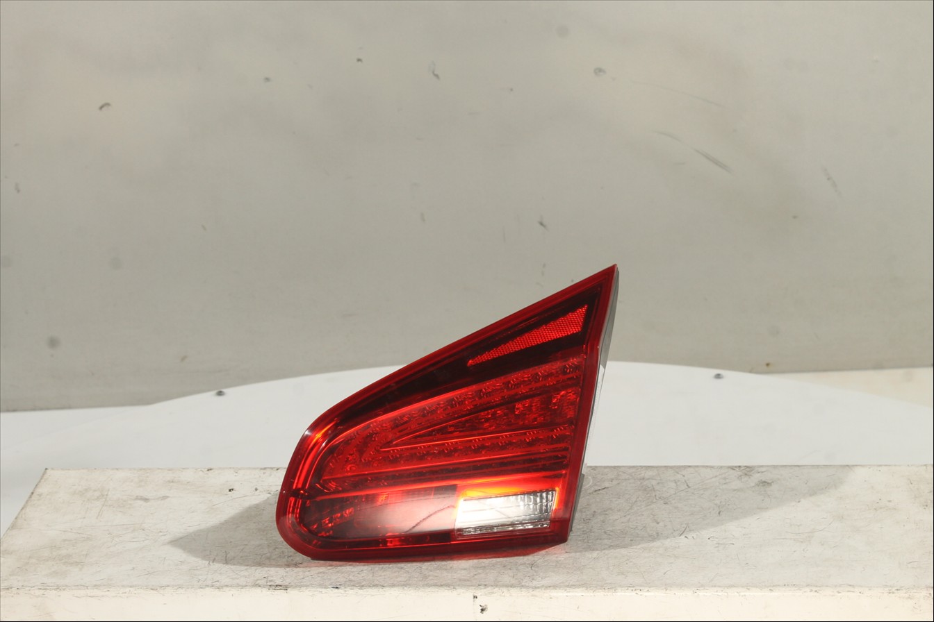 Piloto interior Tra. Der.