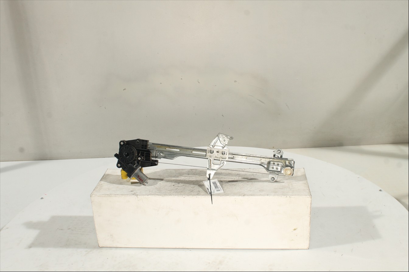 Elevalunas eléctrico puerta Del. Der.