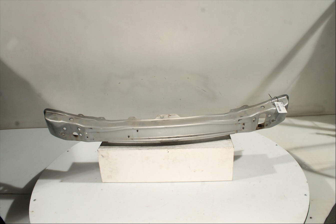 Traviesa paragolpes Del.