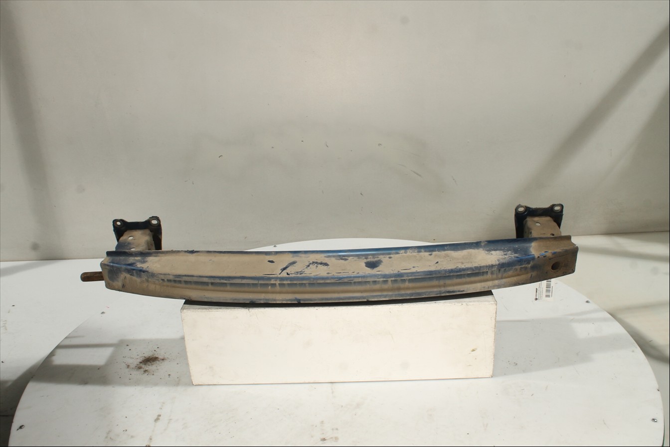 Traviesa paragolpes Tra.