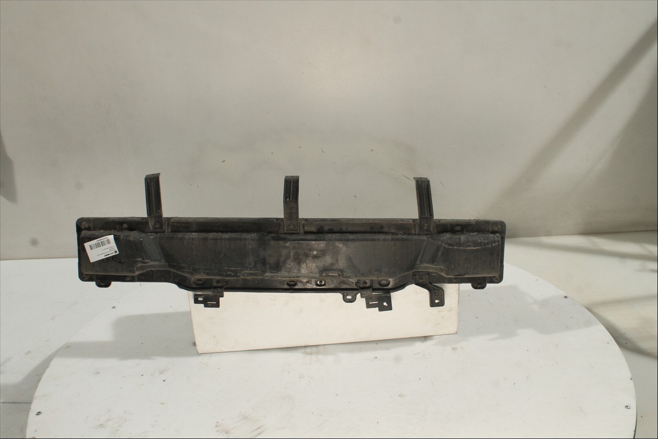 Traviesa paragolpes Tra.