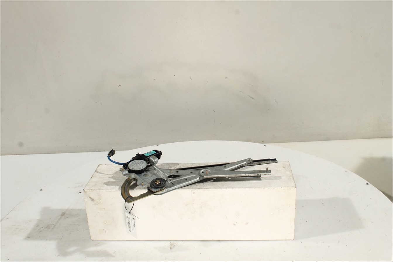 Elevalunas eléctrico puerta Del. Der.