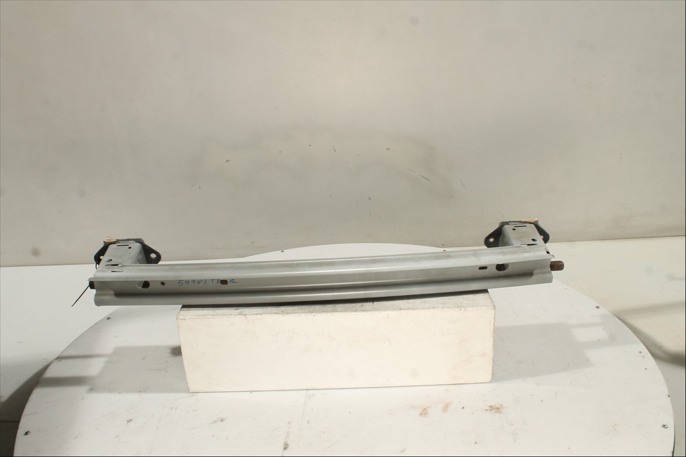 Traviesa paragolpes Tra.