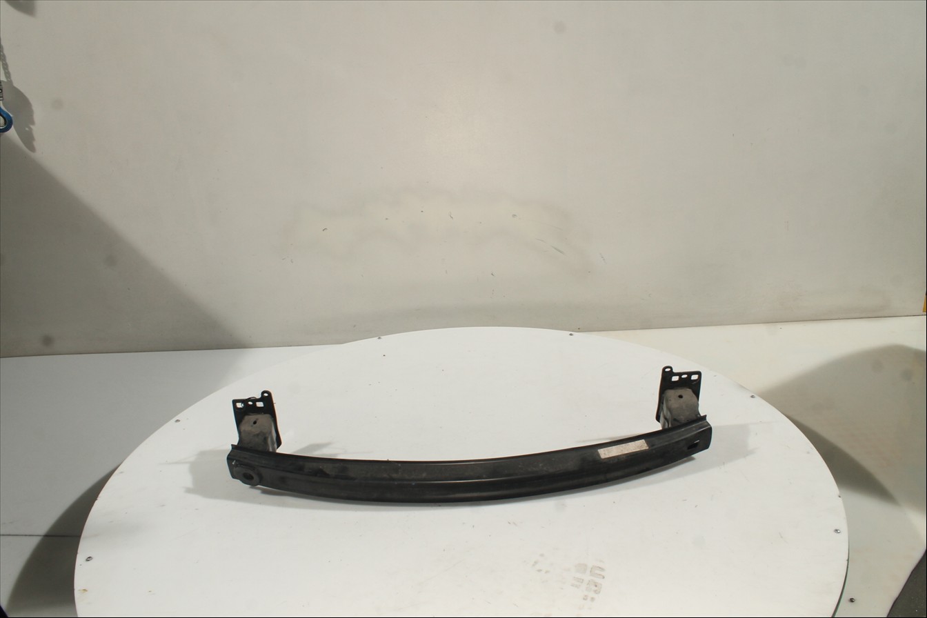 Traviesa paragolpes Del.