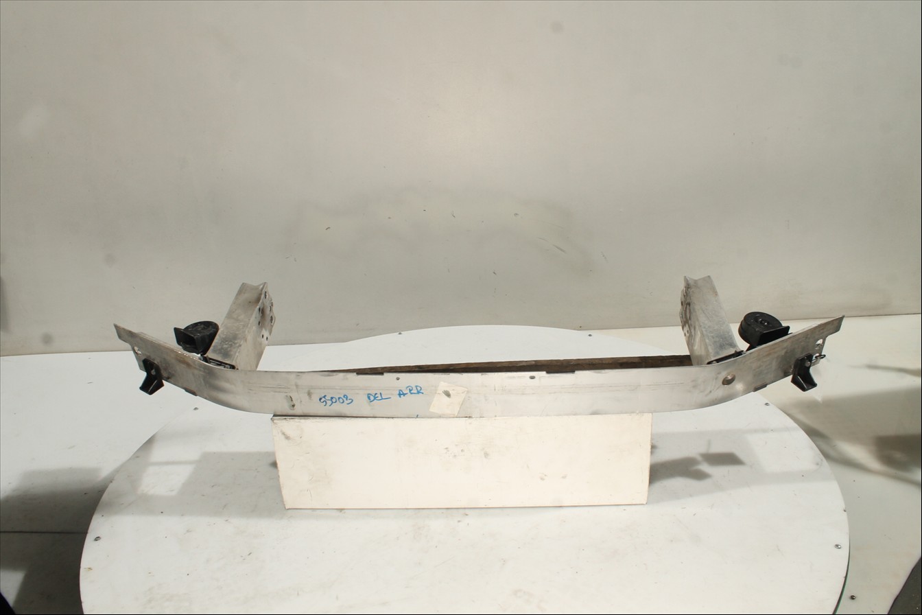 Traviesa paragolpes Del.