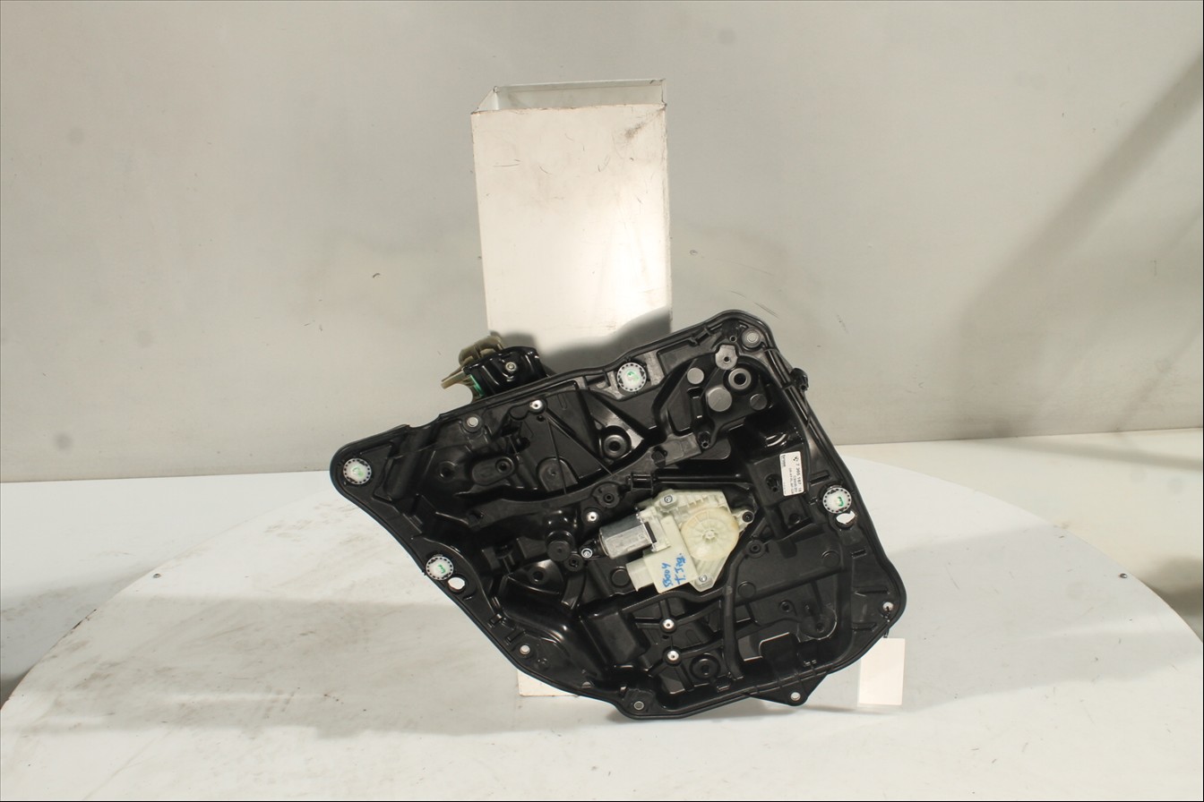 Elevalunas eléctrico puerta Tra. Izq.