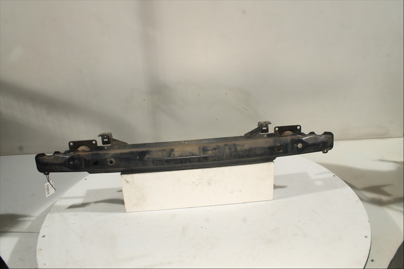 Traviesa paragolpes Del.