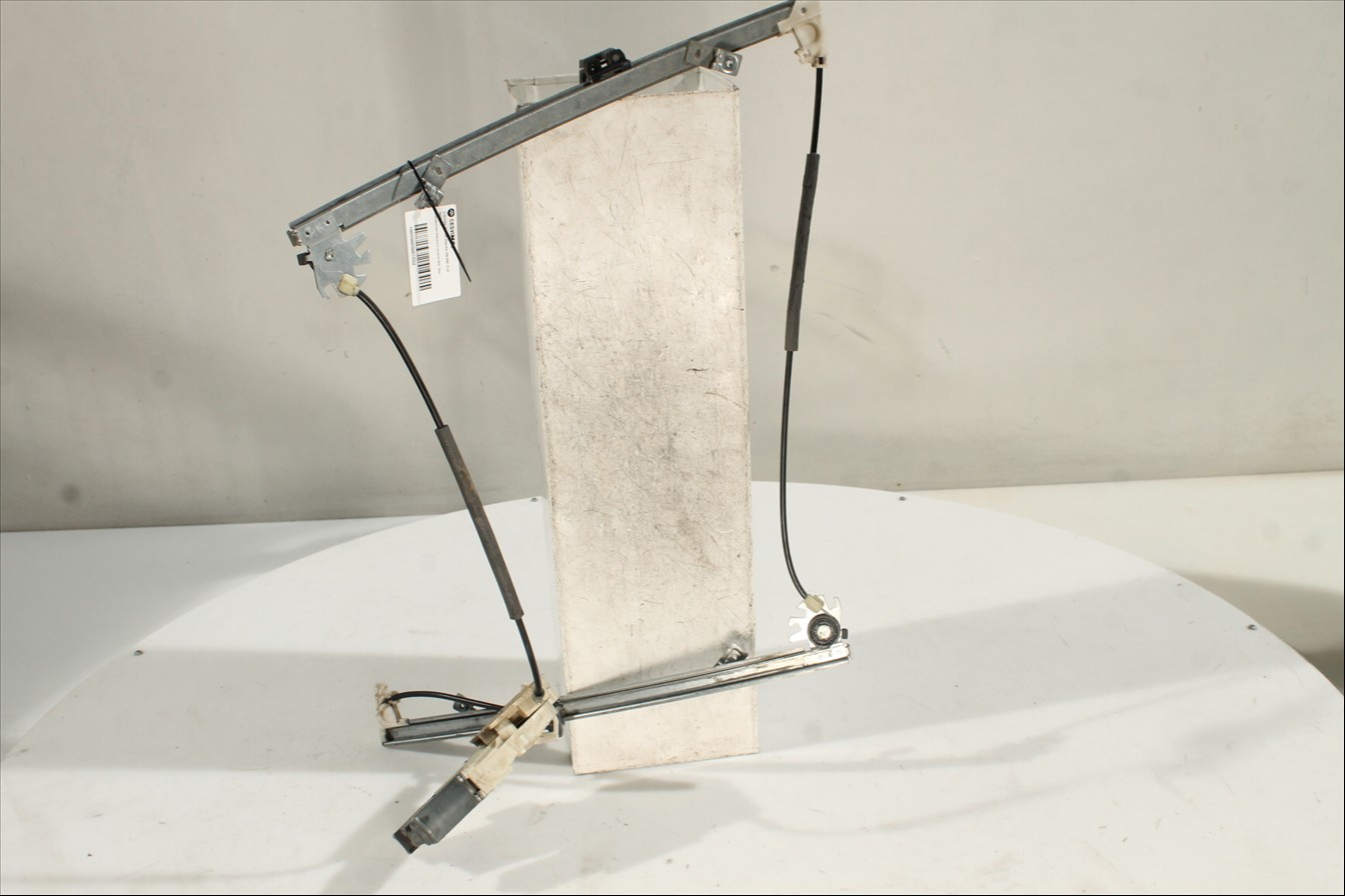 Elevalunas eléctrico puerta Del. Der.