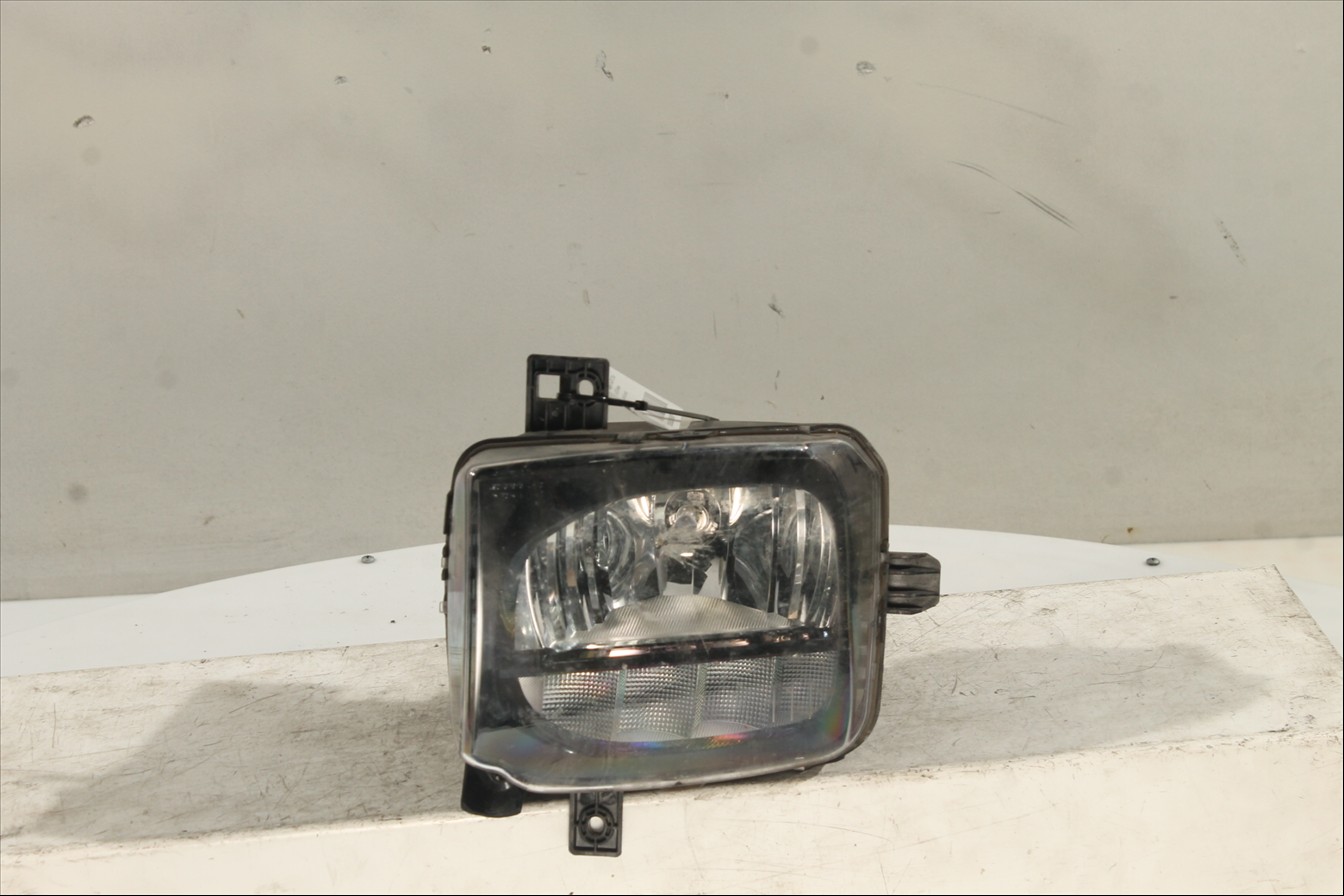 Piloto luz diurna Izq