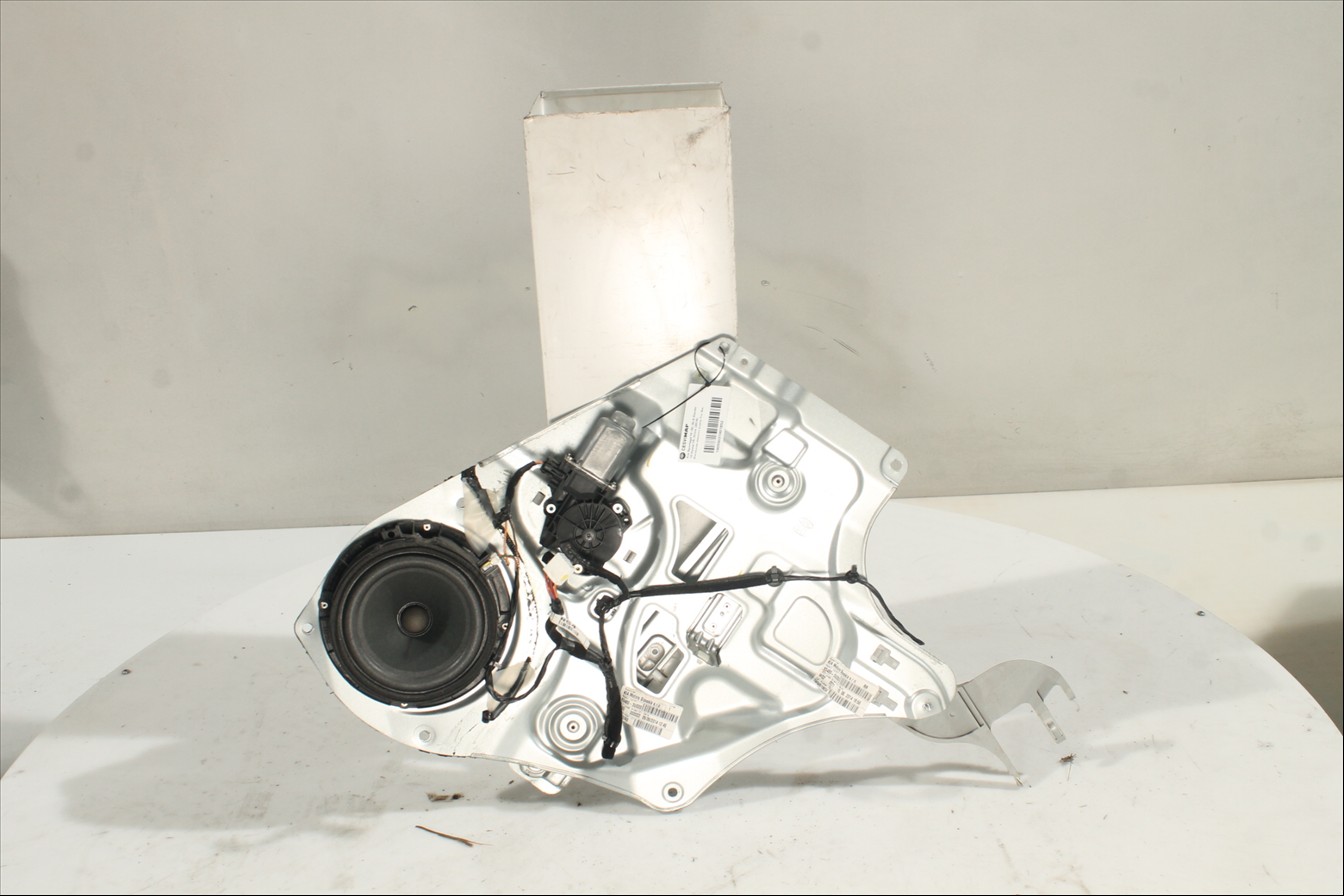 Elevalunas eléctrico puerta Tra. Der.