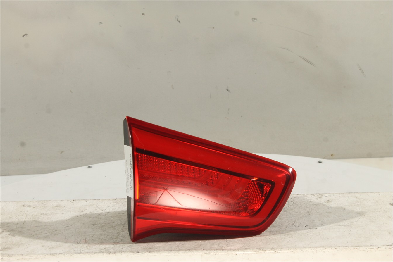 Piloto interior Tra. Izq.