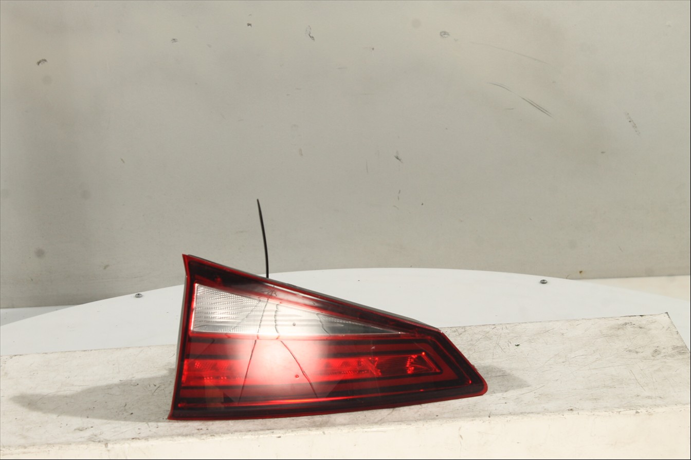 Piloto interior Tra. Der.