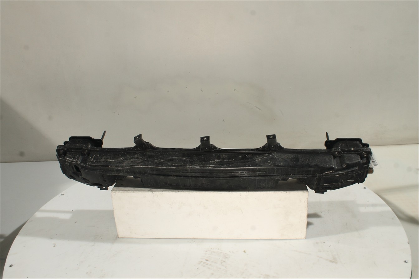 Traviesa paragolpes Tra.