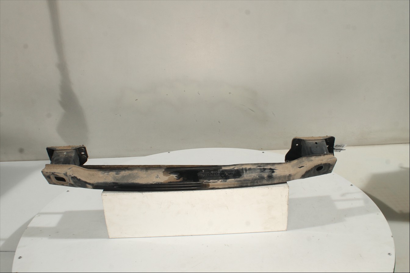 Traviesa paragolpes Tra.