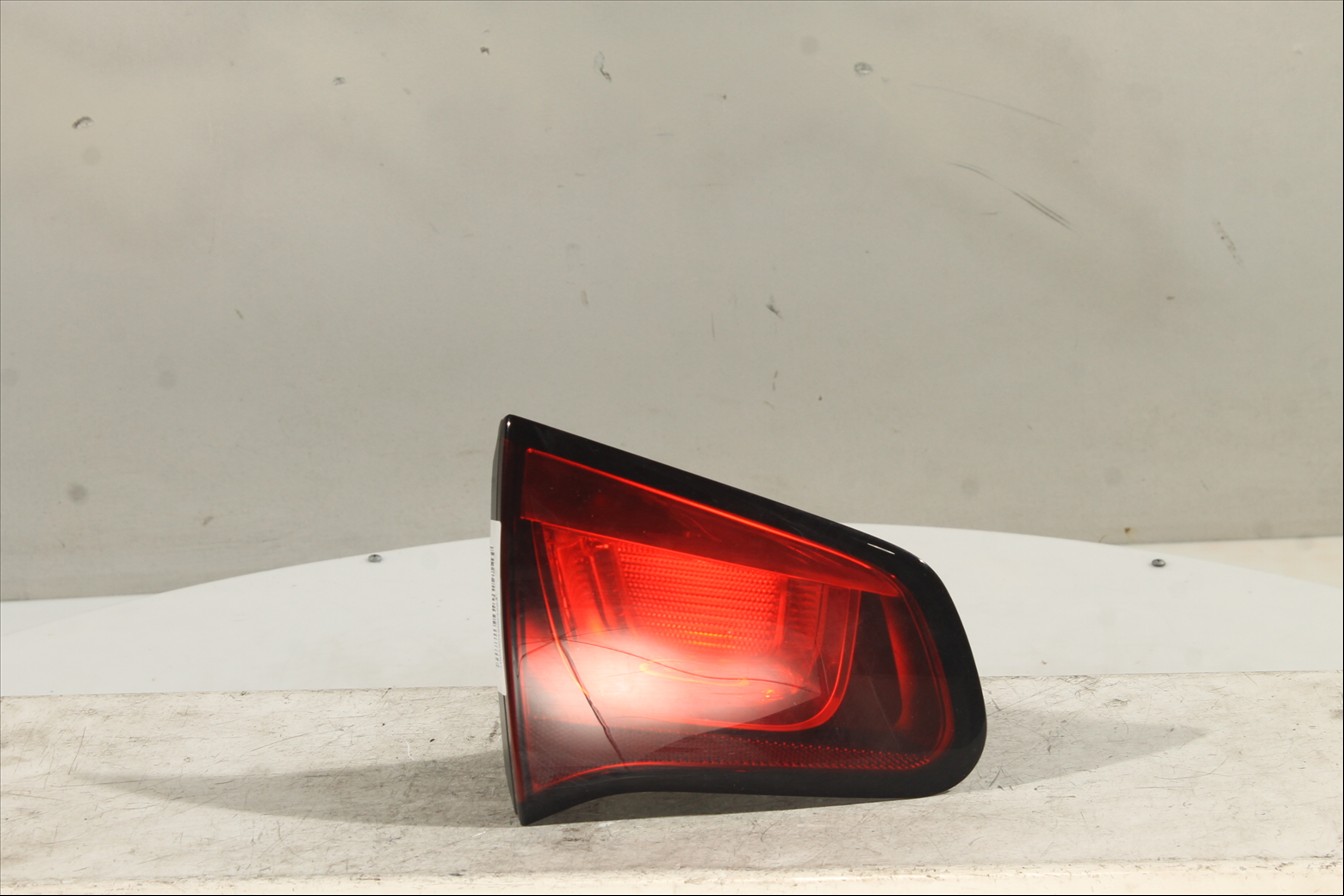 Piloto interior Tra. Izq.