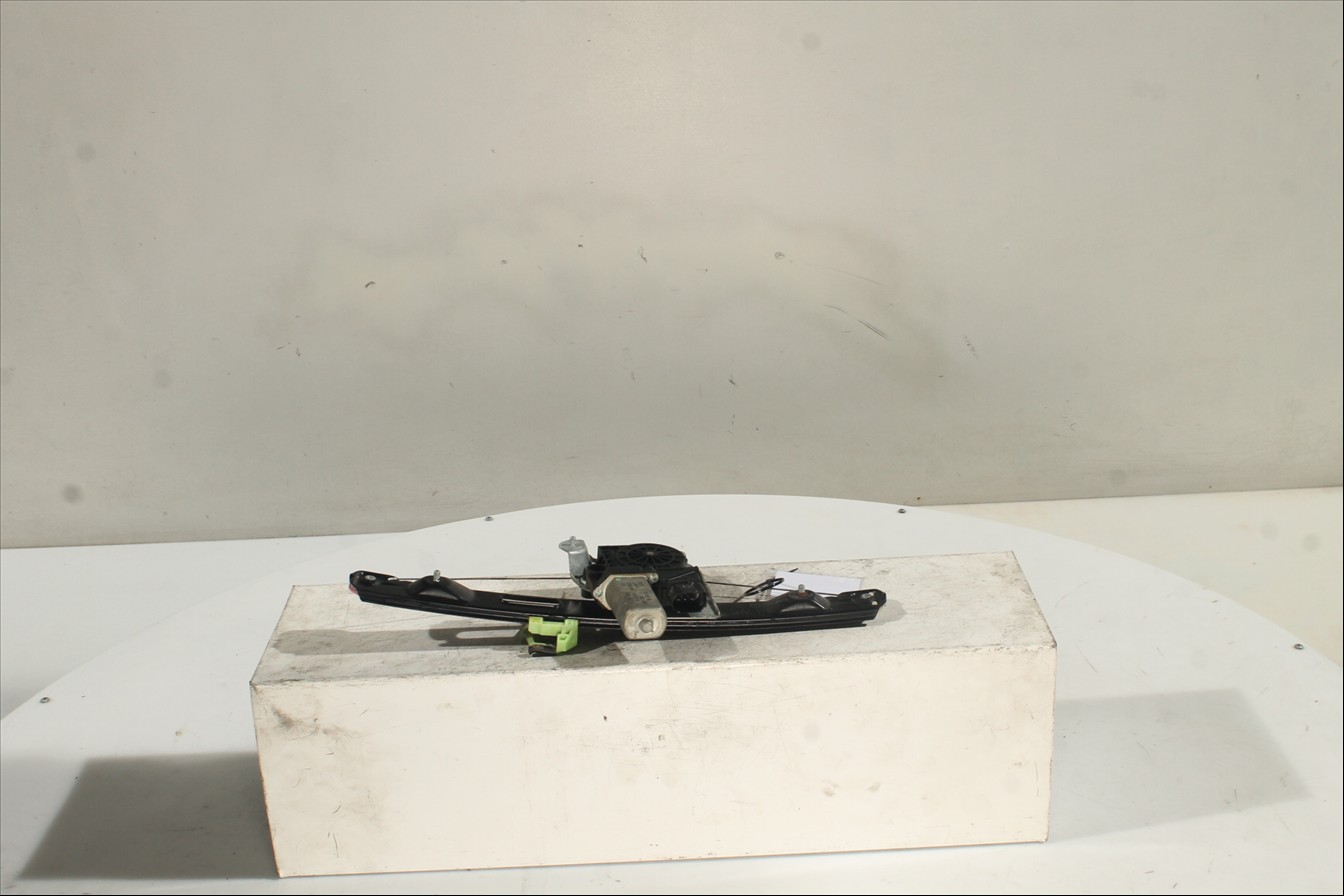 Elevalunas eléctrico puerta Tra. Izq.