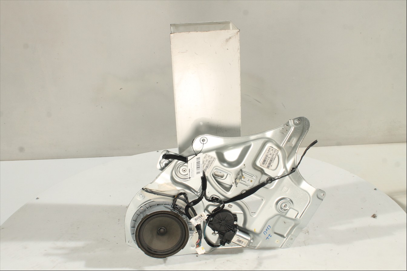 Elevalunas eléctrico puerta Tra. Izq.