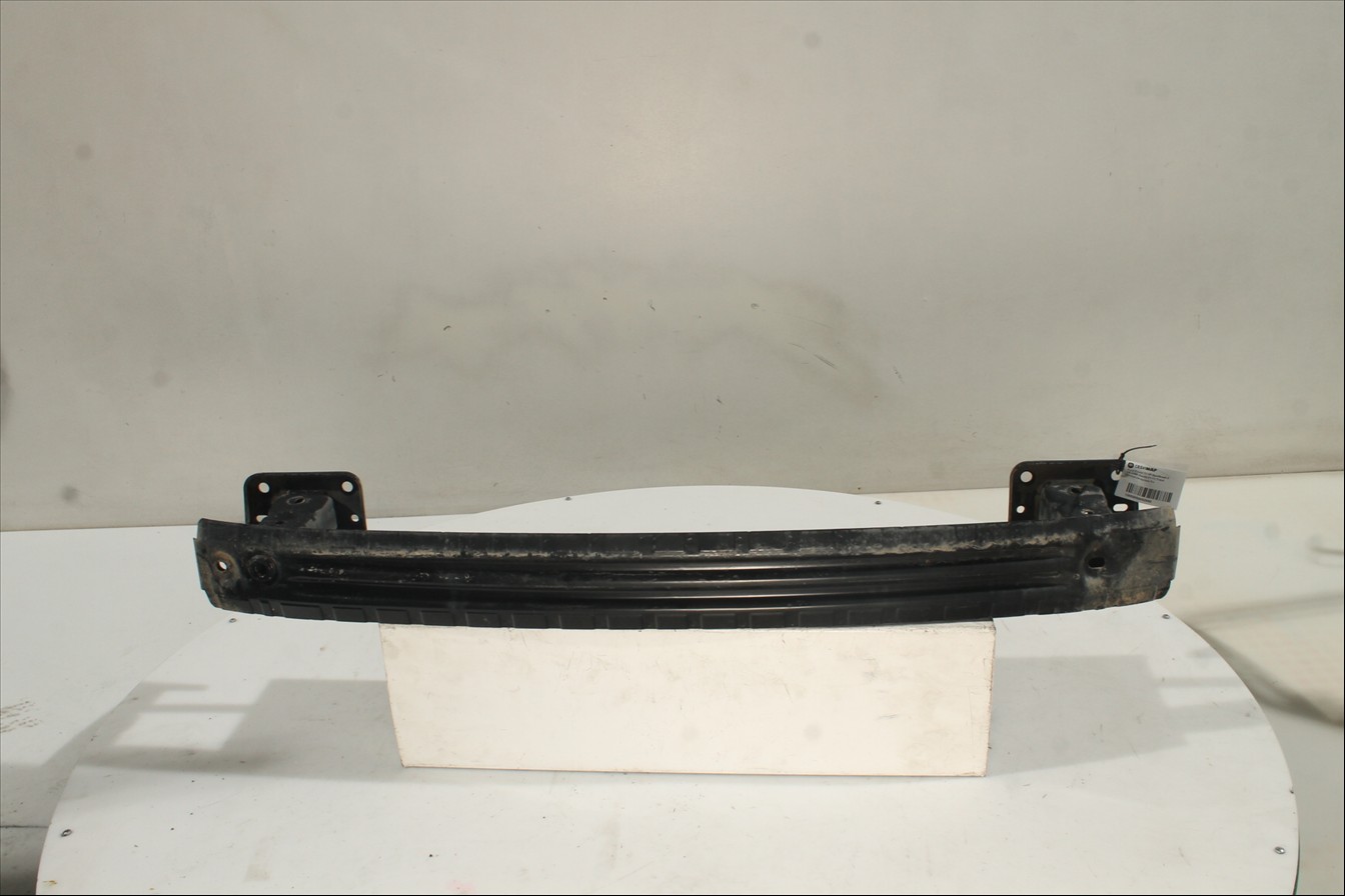 Traviesa paragolpes Tra.