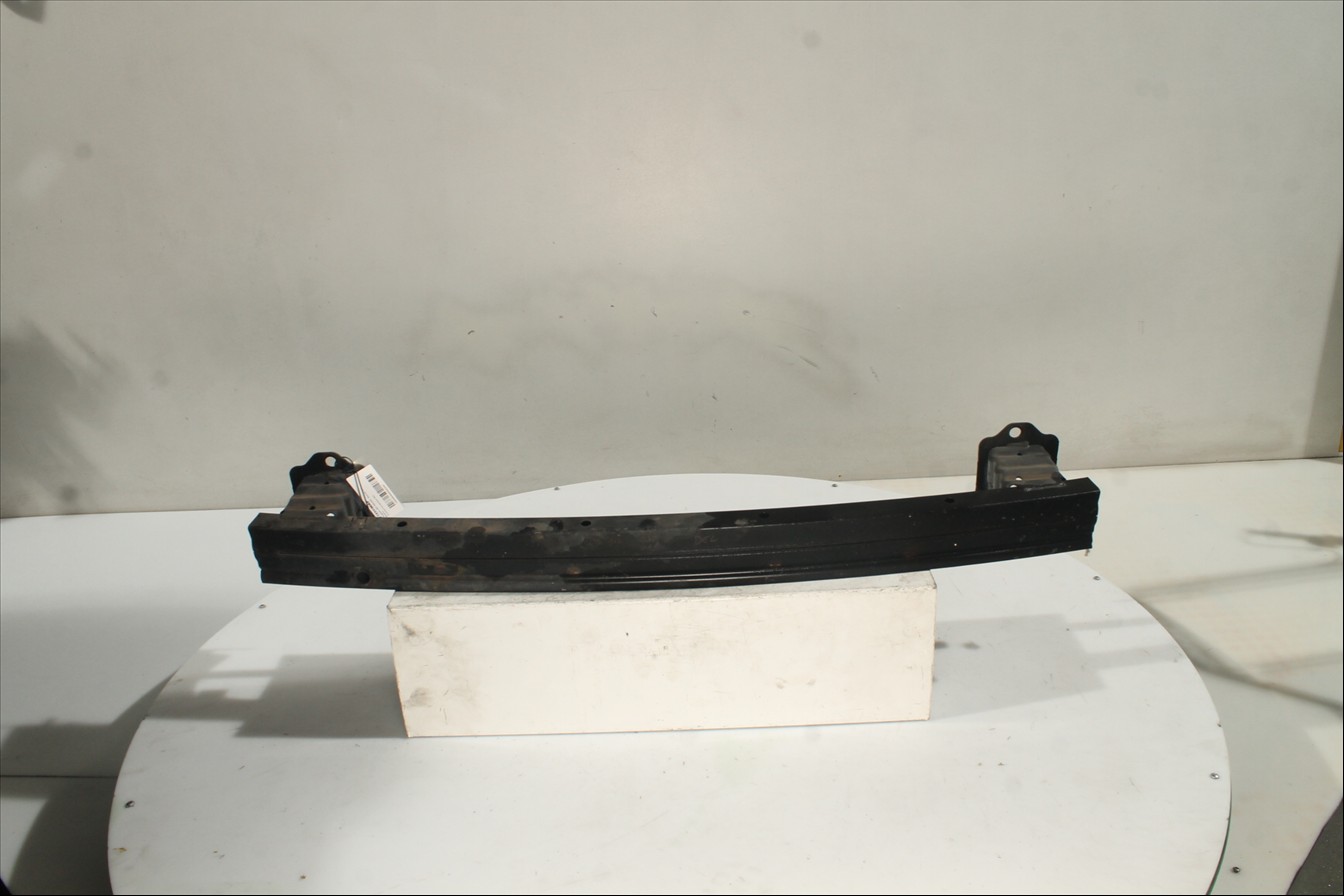 Traviesa paragolpes Del.