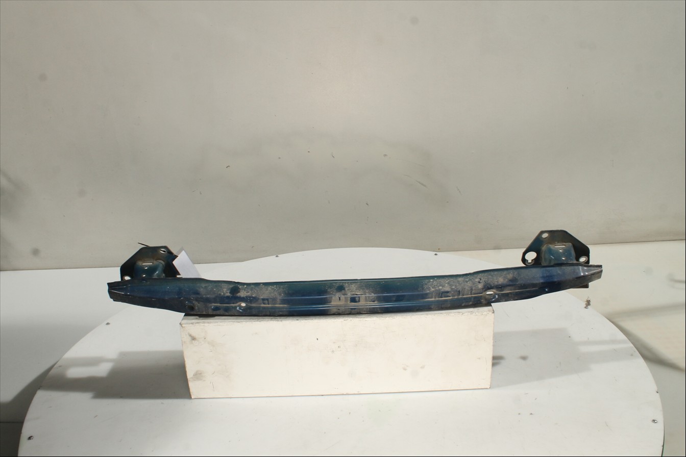 Traviesa paragolpes Tra.