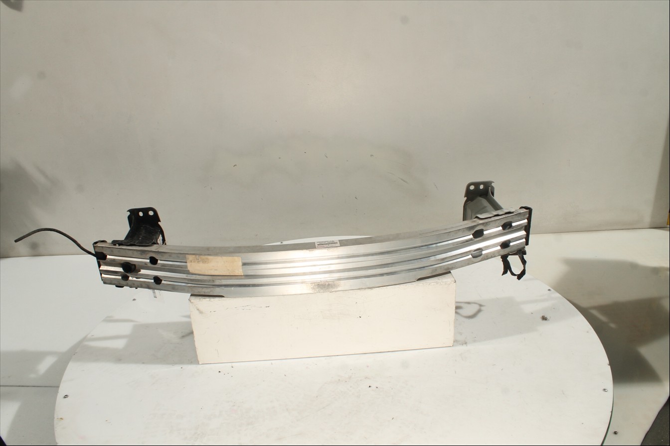 Traviesa paragolpes Del.