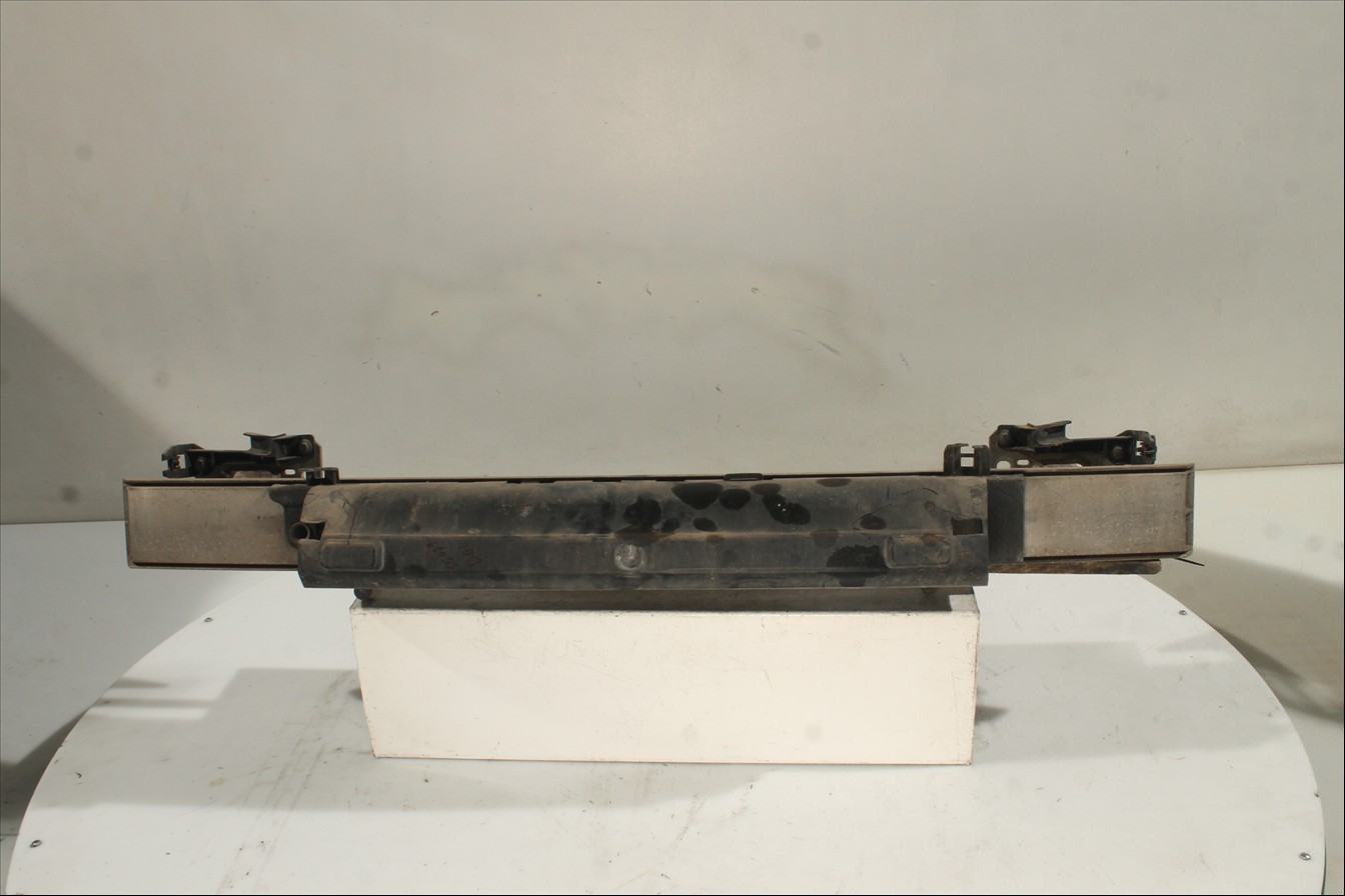 Traviesa paragolpes Del.