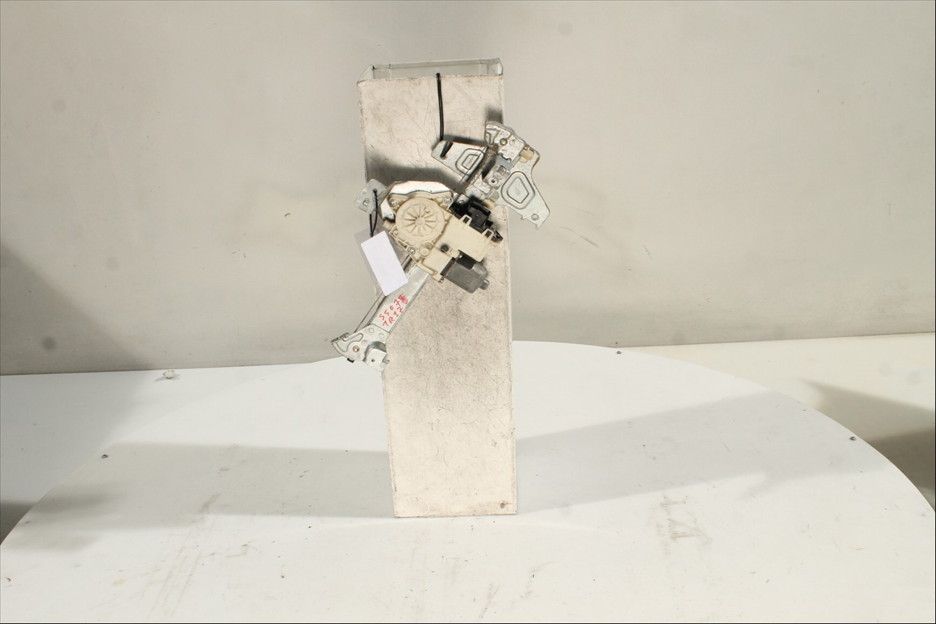 Elevalunas eléctrico puerta Tra. Izq.