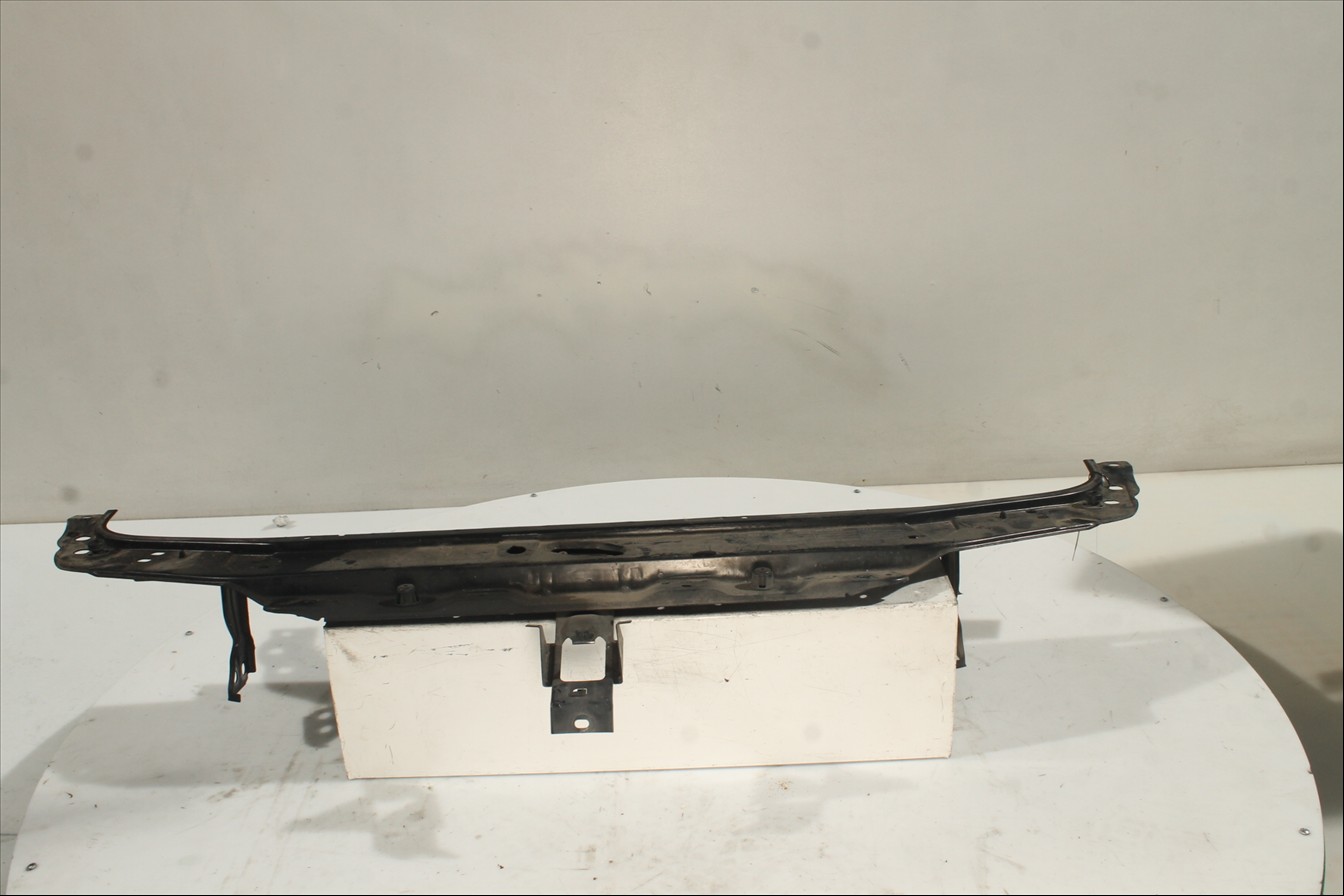 Traviesa paragolpes Del. Sup.