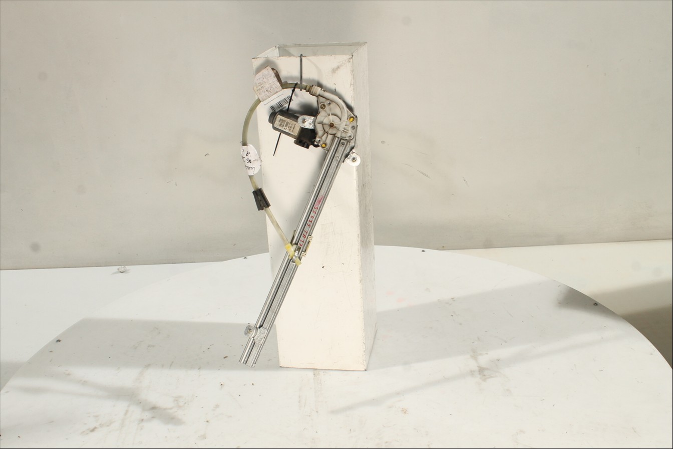 Elevalunas eléctrico puerta Tra. Izq.