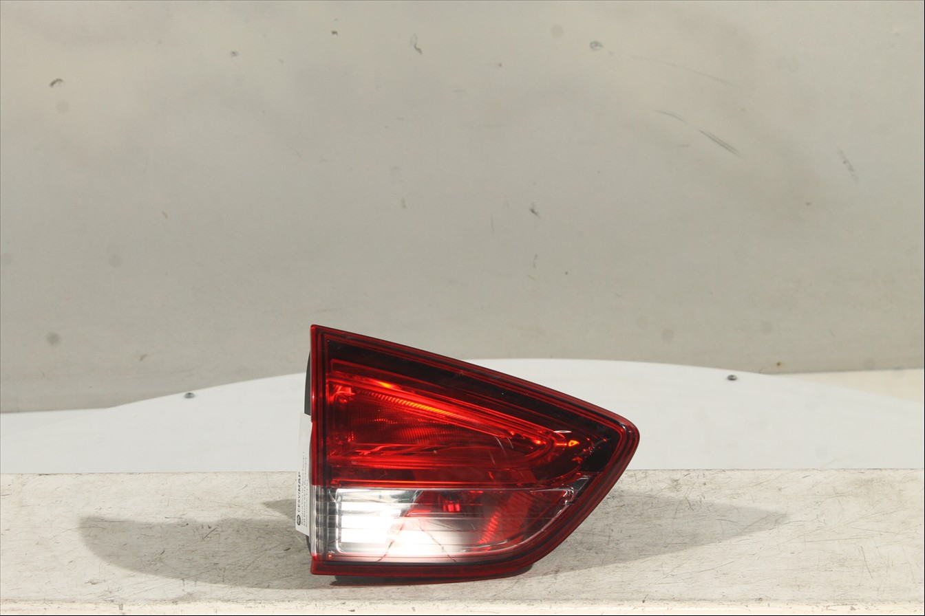 Piloto interior Tra. Izq.