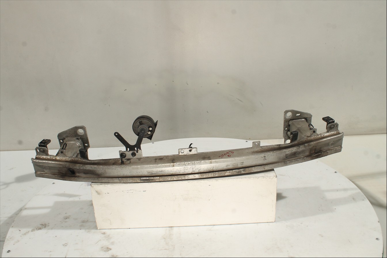 Traviesa paragolpes Del.