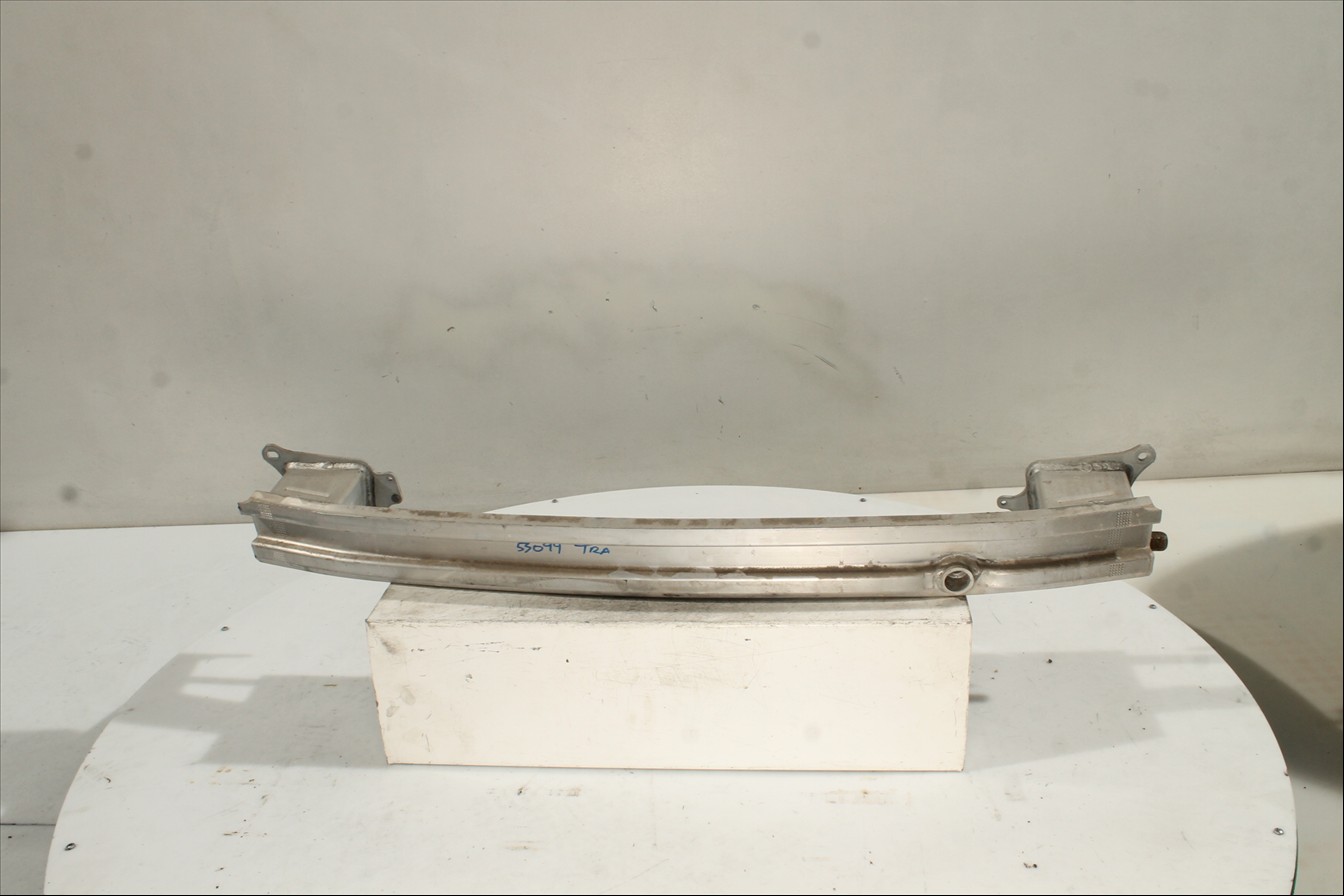 Traviesa paragolpes Tra.