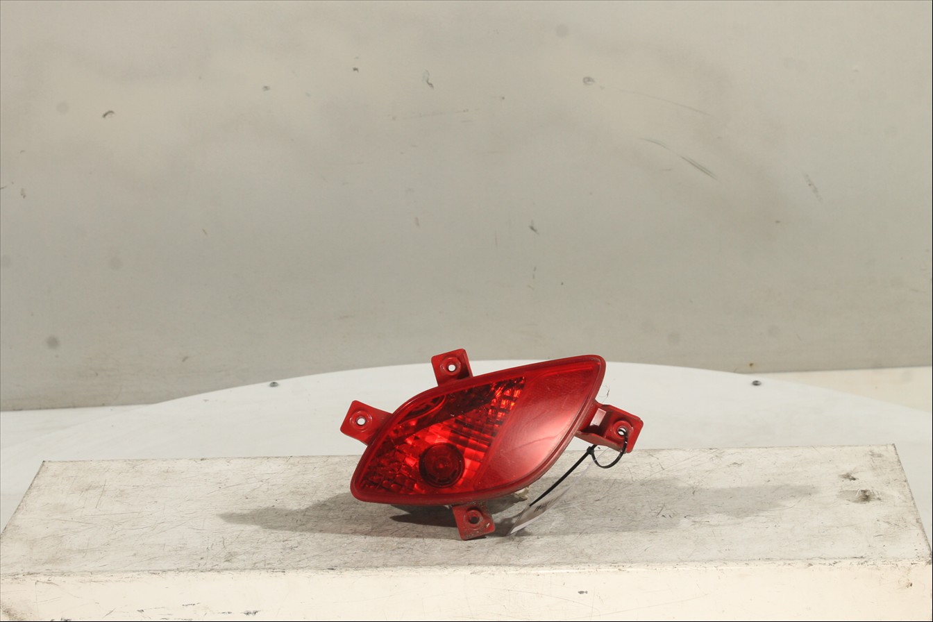 Piloto antiniebla Tra. Izq.