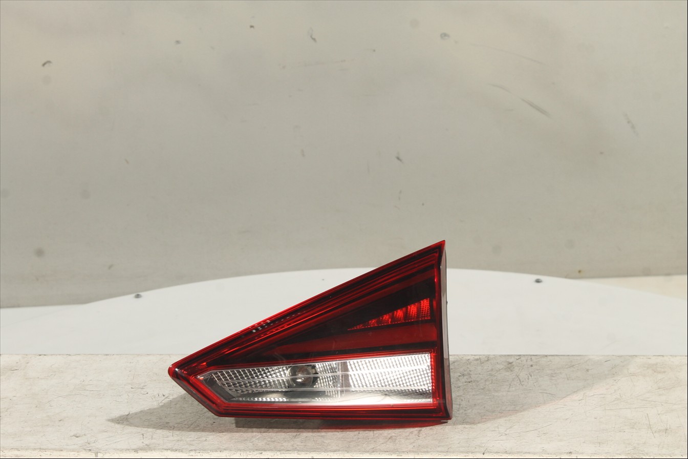 Piloto interior Tra. Der.