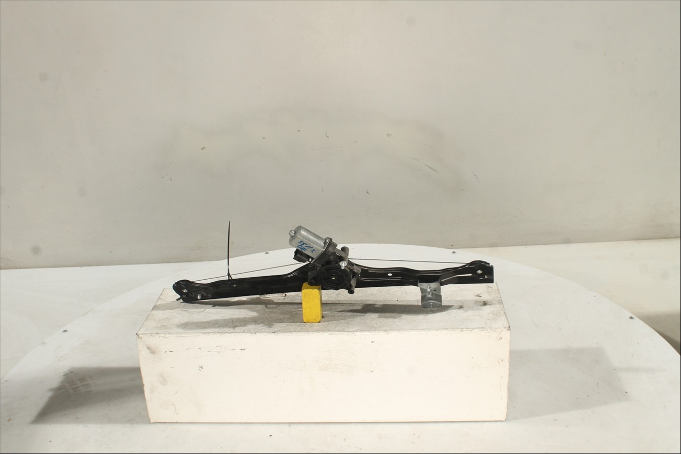 Elevalunas eléctrico puerta Del. Der.