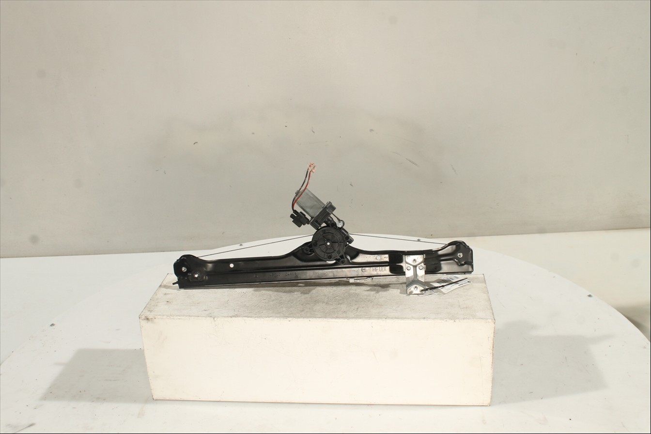 Elevalunas eléctrico puerta Del. Der.