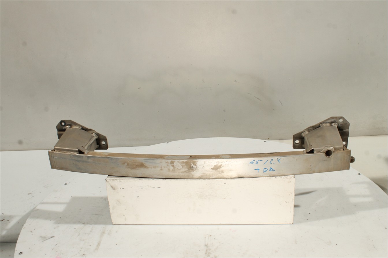 Traviesa paragolpes Tra.