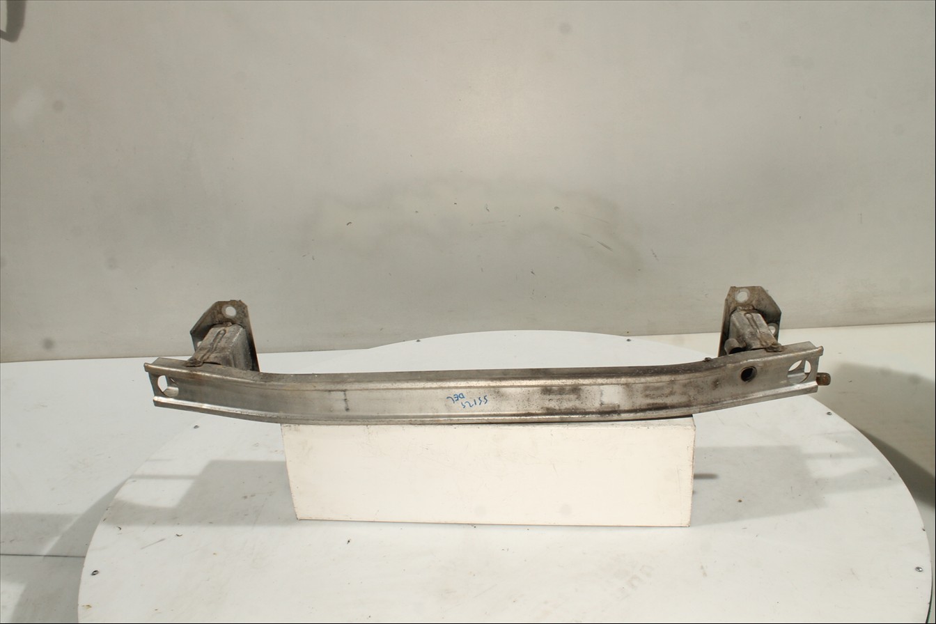 Traviesa paragolpes Del.