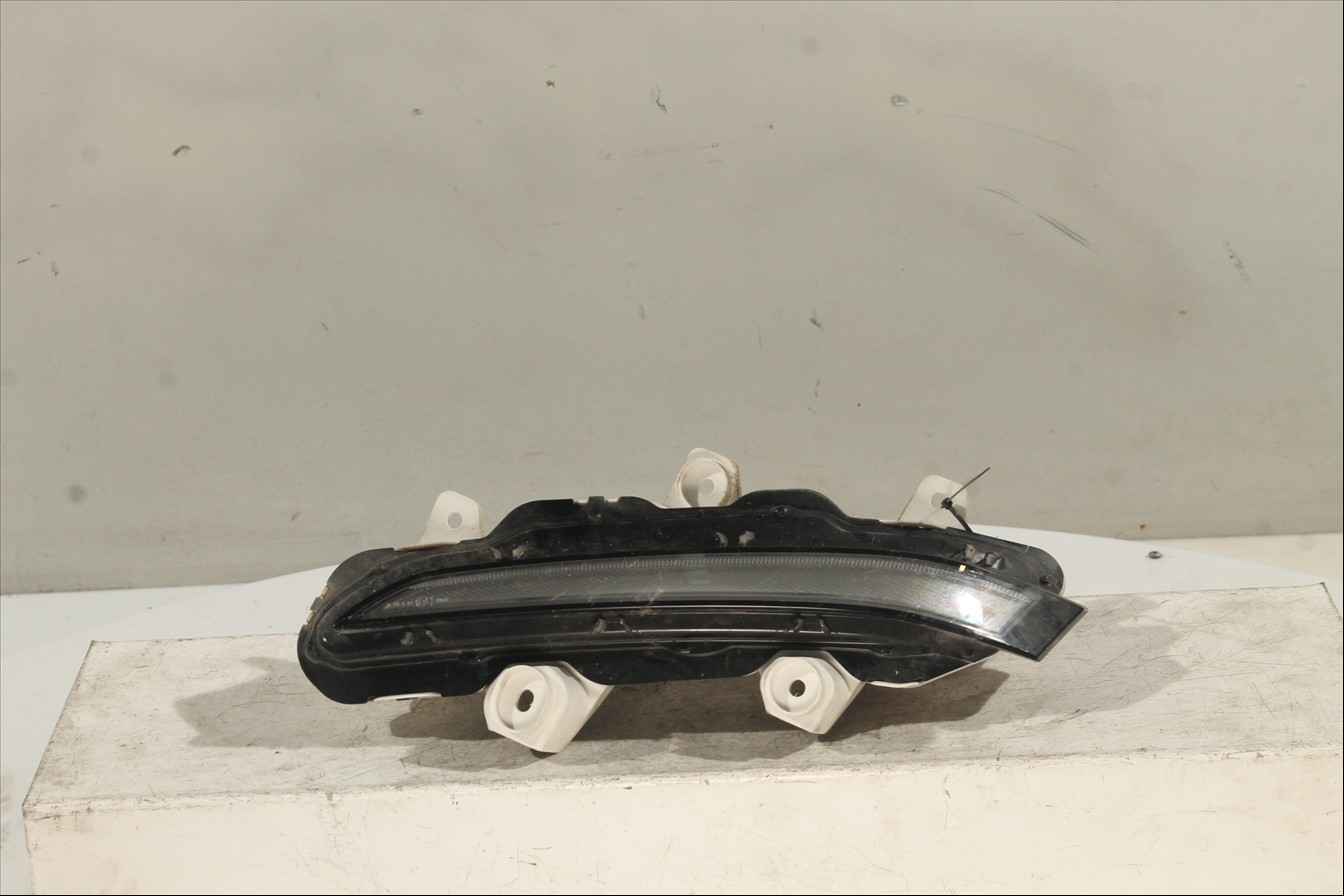 Piloto luz diurna Der.