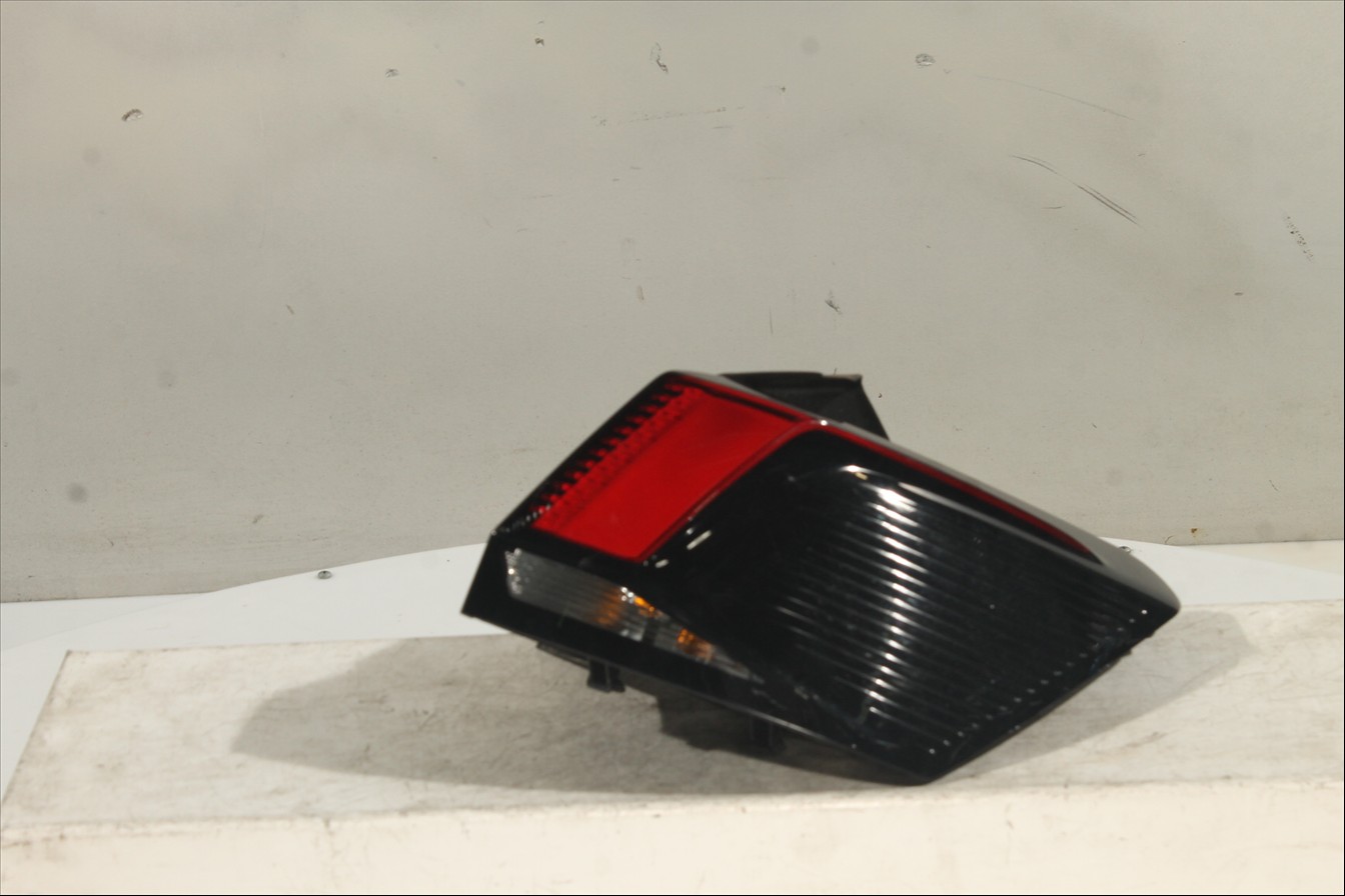 Piloto interior Tra. Der.