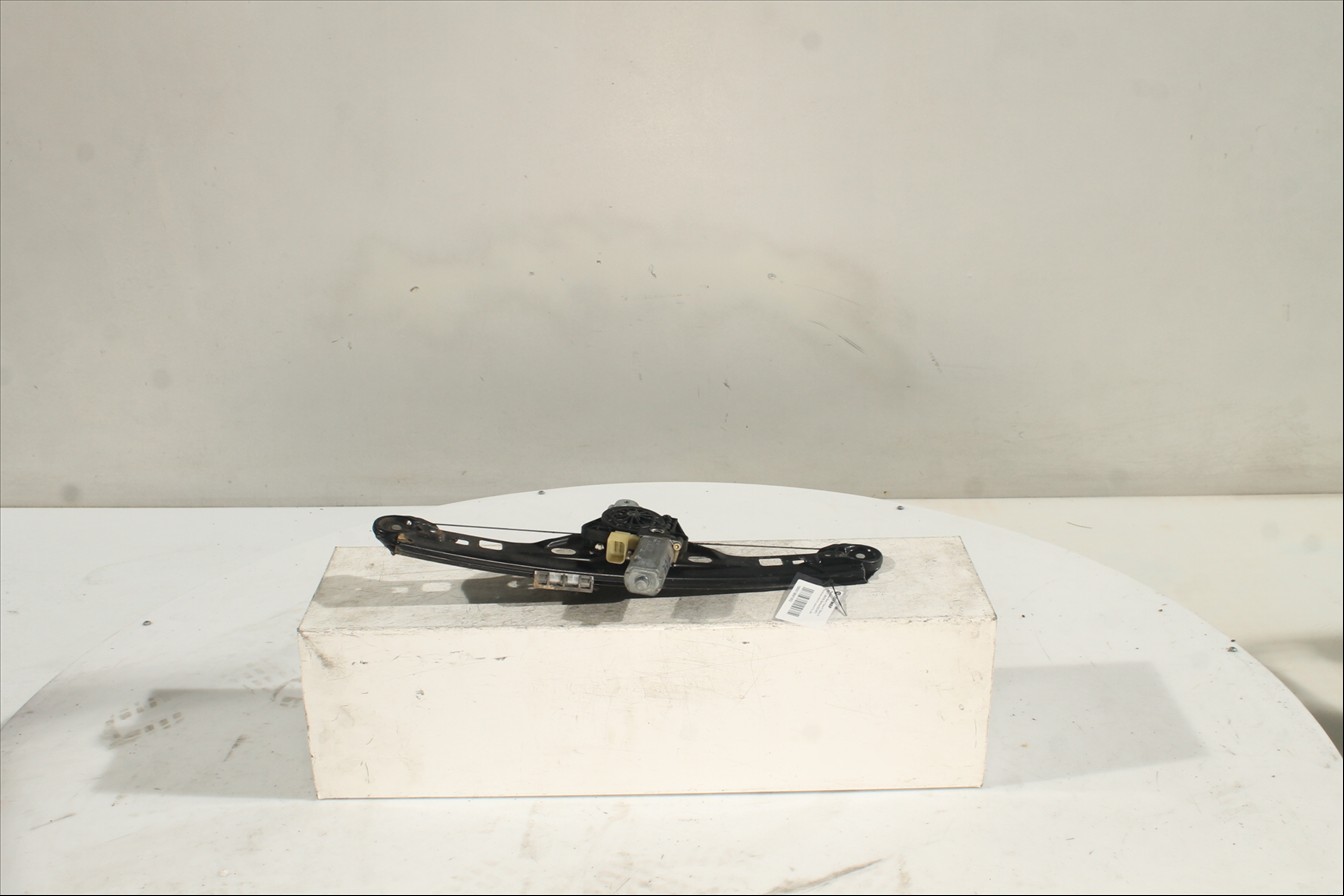 Elevalunas eléctrico puerta Tra. Der.