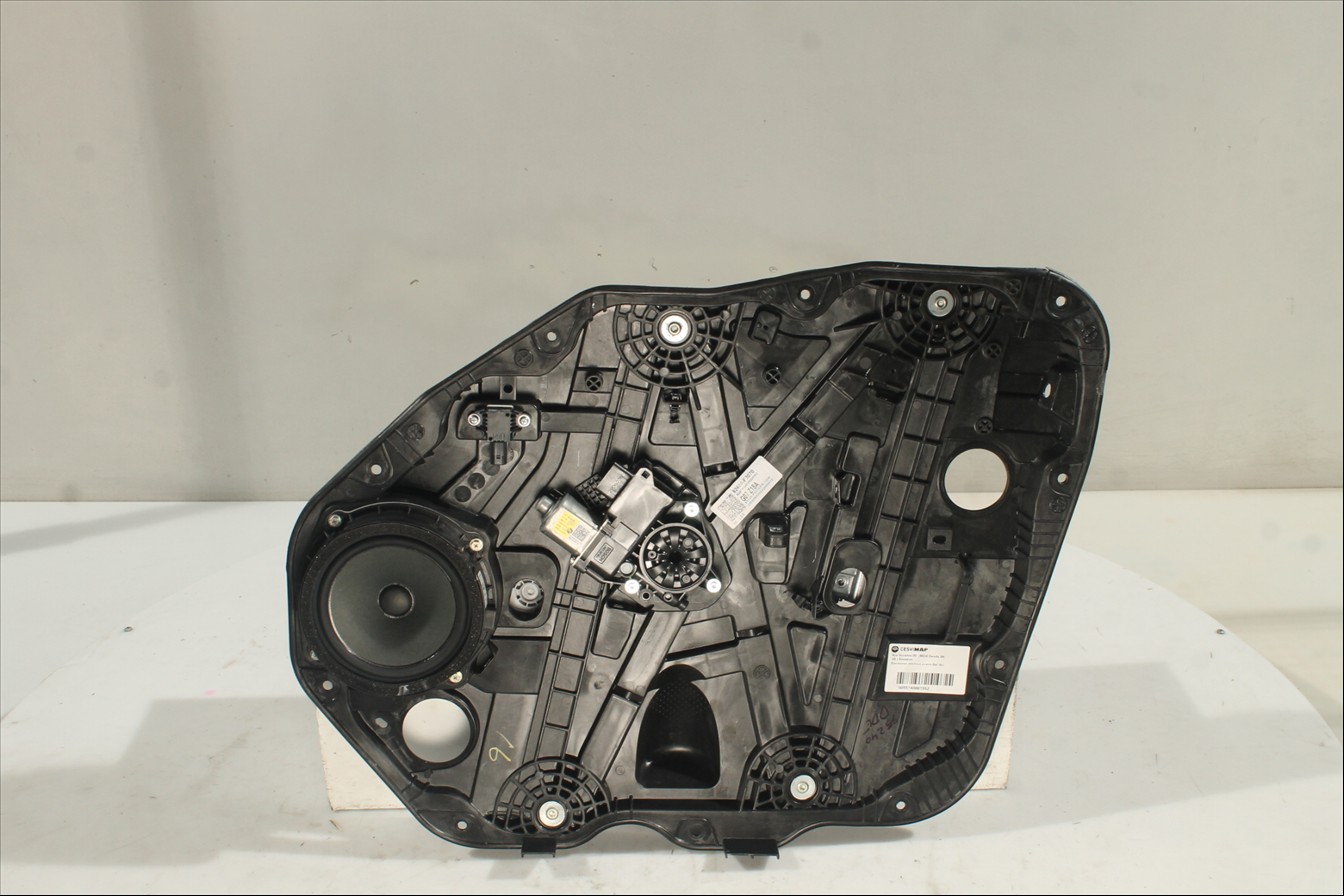 Elevalunas eléctrico puerta Del. Der.