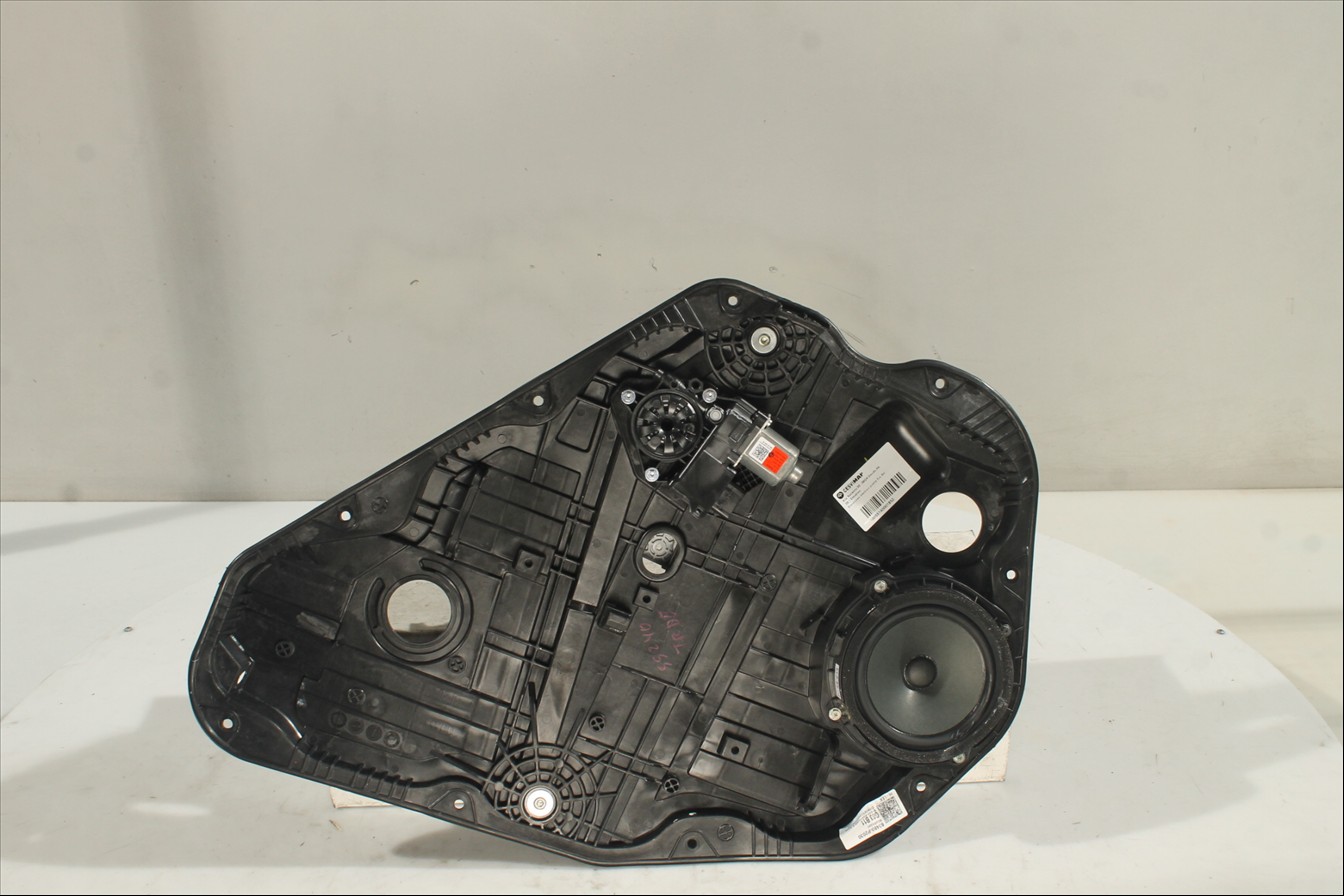 Elevalunas eléctrico puerta Tra. Der.