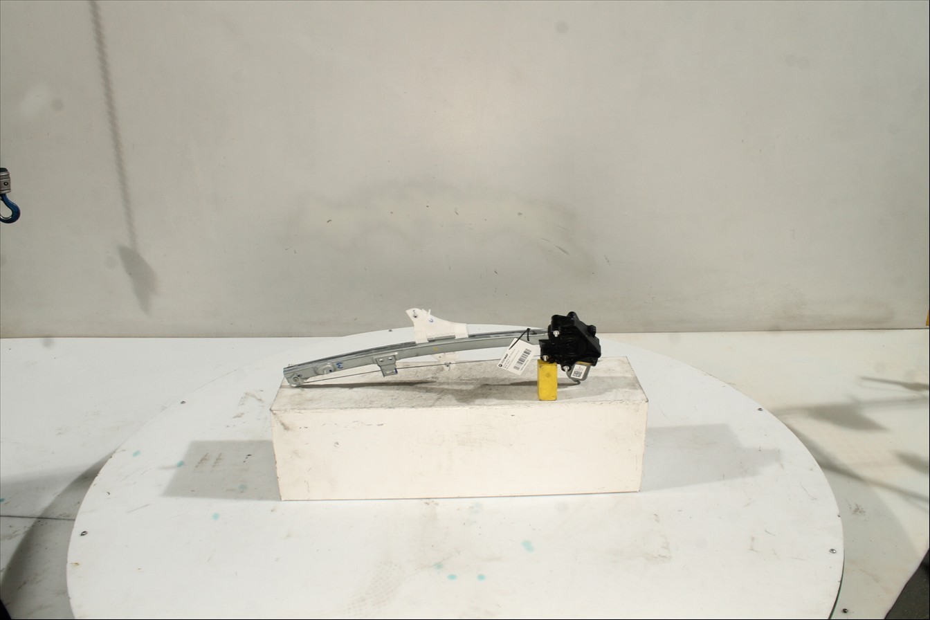 Elevalunas eléctrico puerta Del. Der.