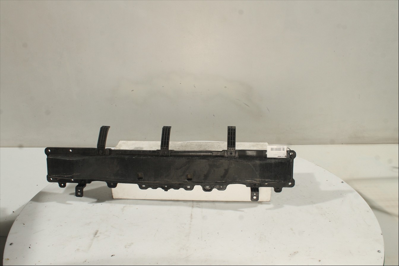 Traviesa paragolpes Tra.