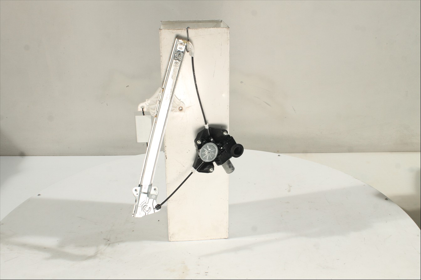 Elevalunas eléctrico puerta Del. Der.